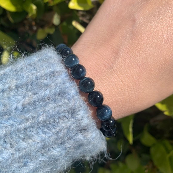 Crystal Bracelet: Blue Tiger Eye - Picture 4 of 6